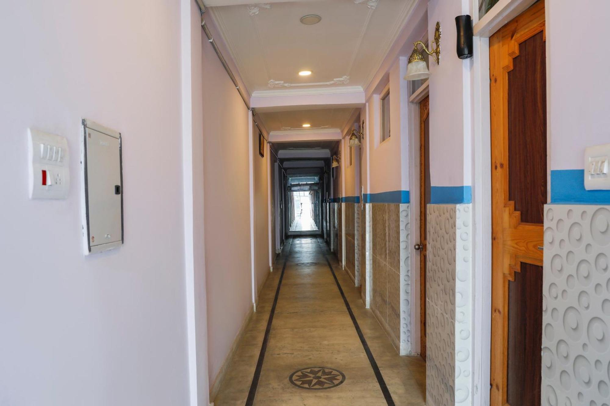 Capital O Sobo Central Srīnagar المظهر الخارجي الصورة